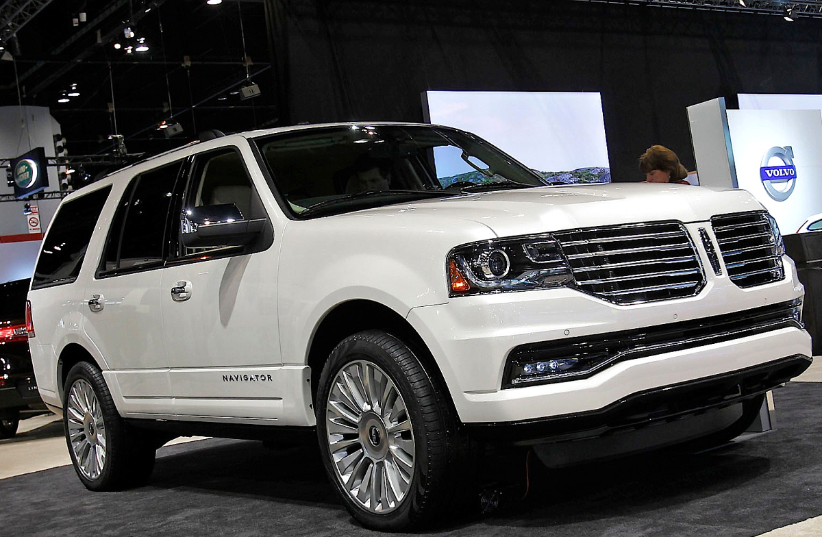 Внедорожник Lincoln Navigator в Чикаго — LiveCars.Ru