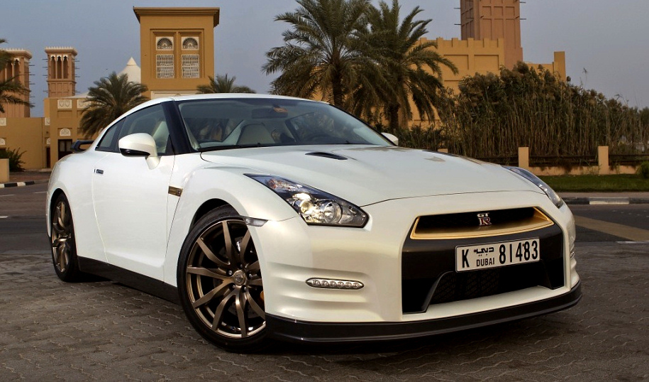 Nissan GTR Gold Dubai