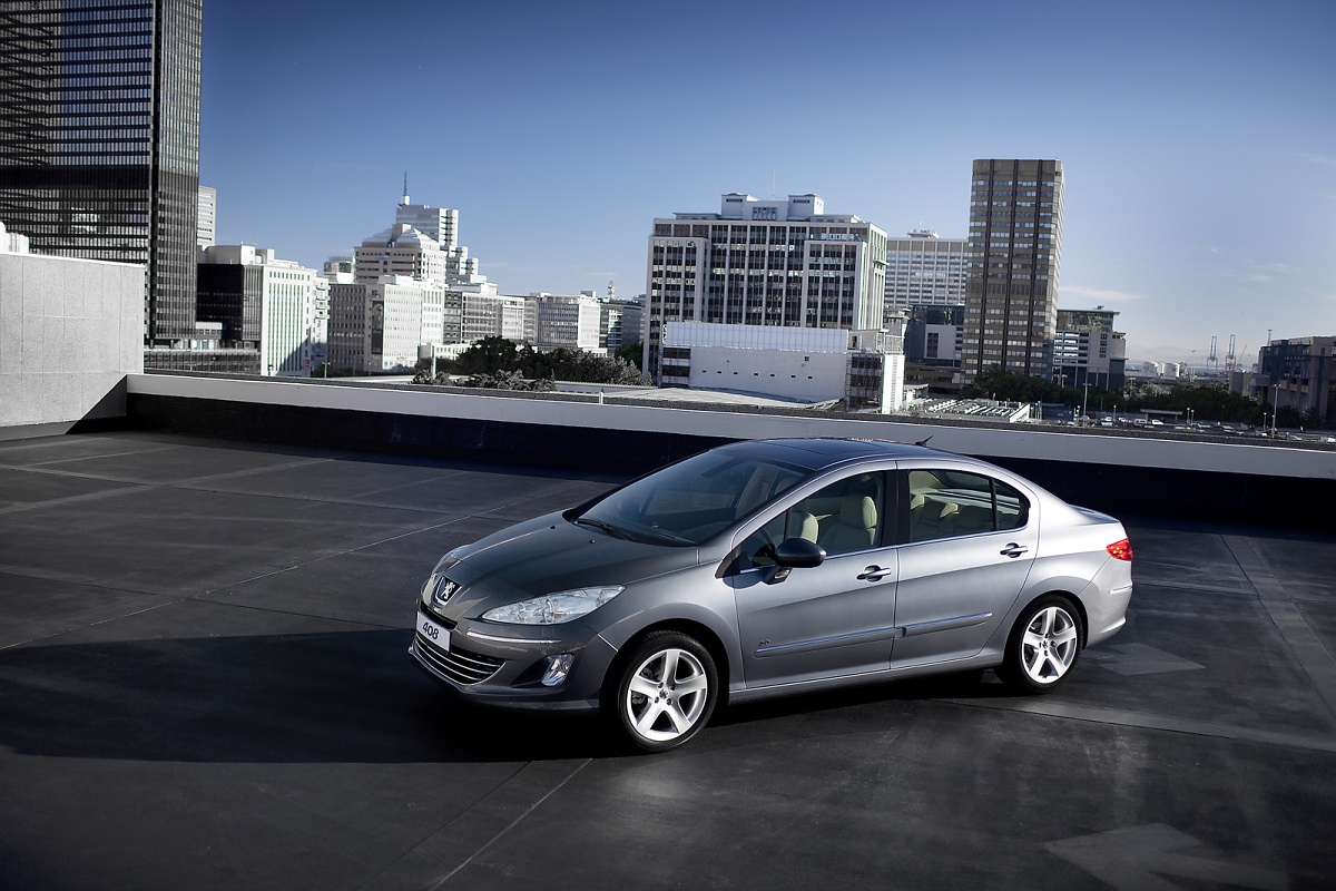 Peugeot 408 фото