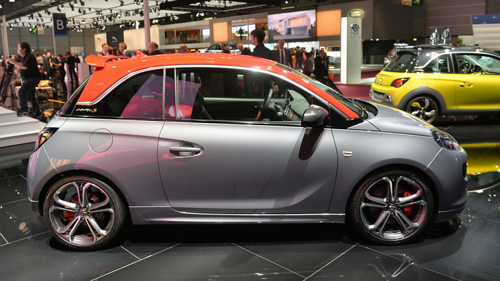 Opel Adam 2015