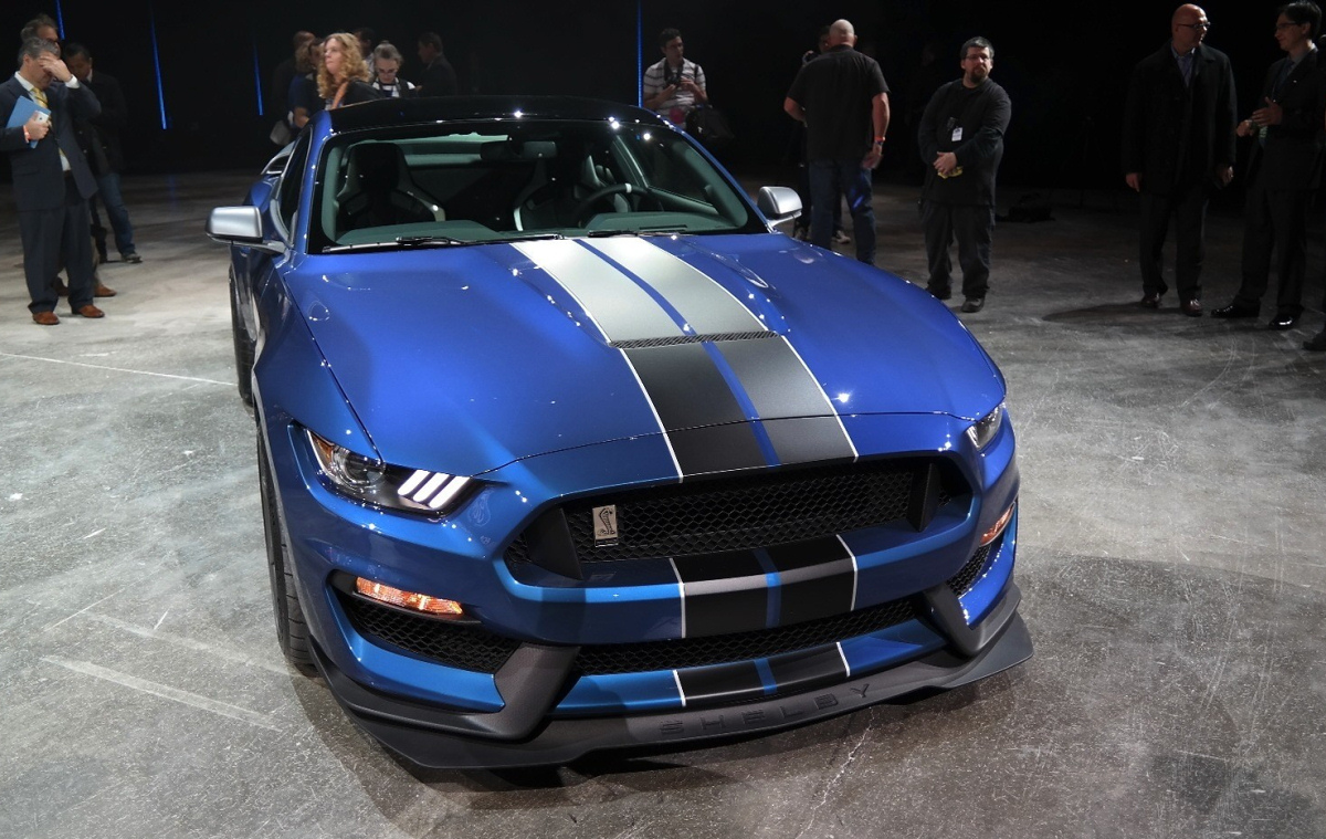 Ford Mustang Shelby бернаут