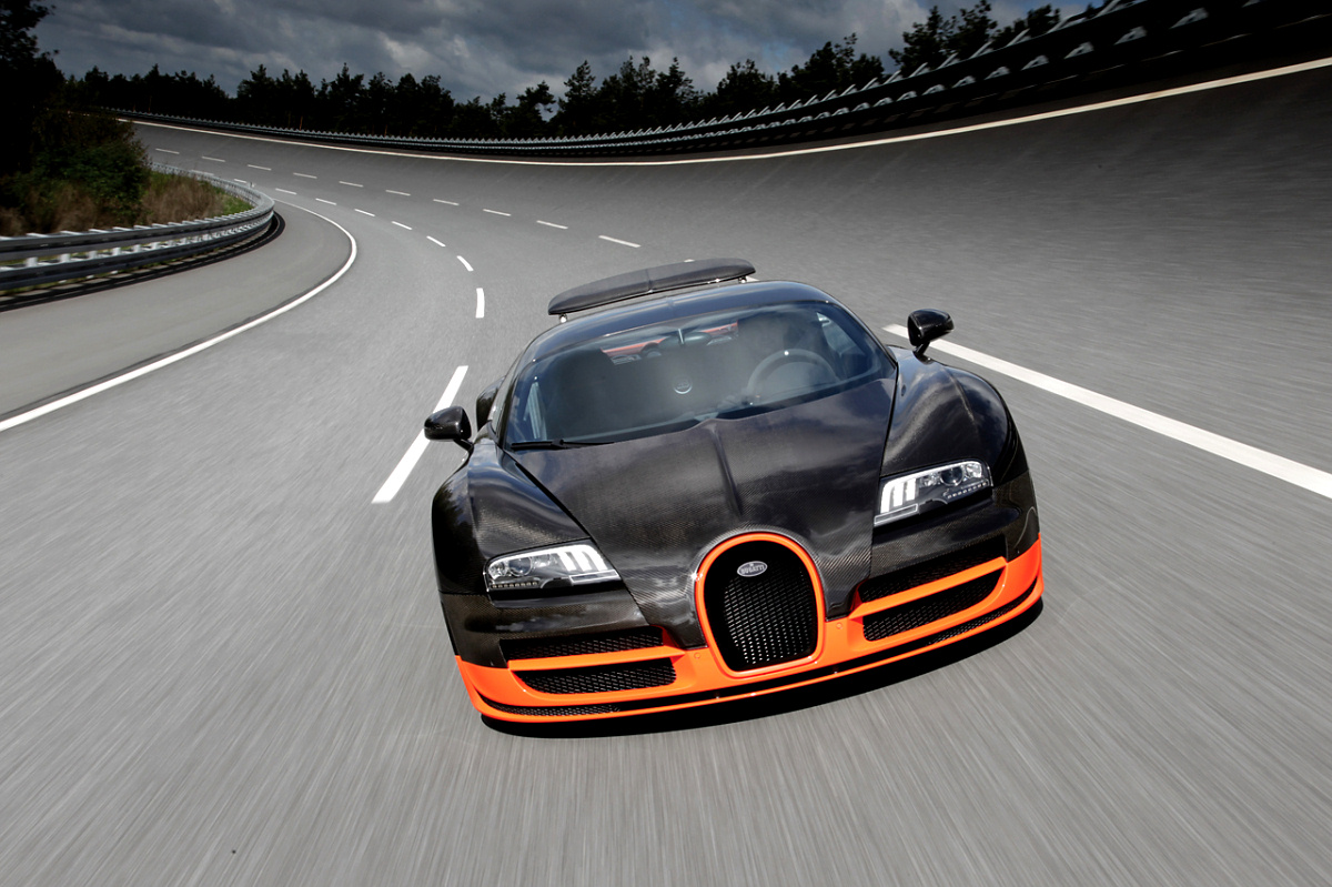 Машина Bugatti Veyron 16.4 Supersport